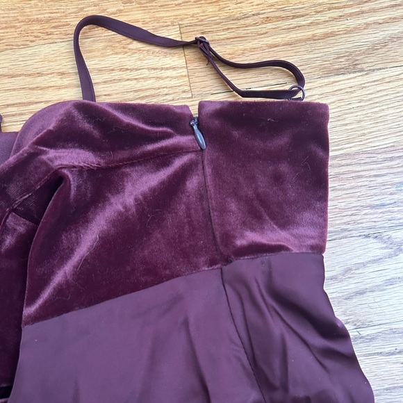 Express Women’s Satin & Velvet Burgundy Dress - Picture 5 of 6